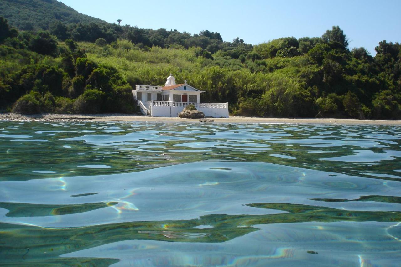 Leena * Paramonas (Corfu)